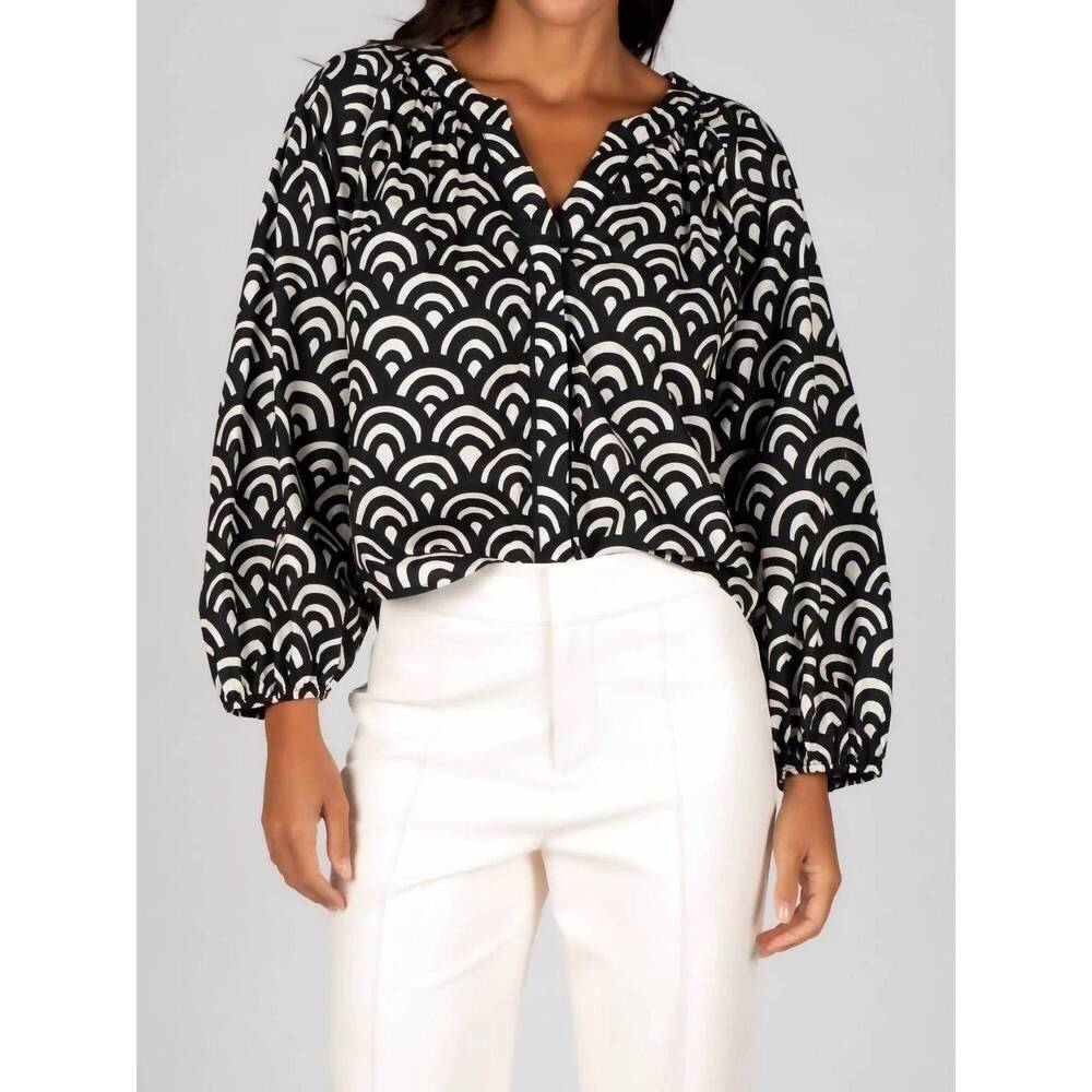 NEW SINCERELY OURS blakely top in midnight fan